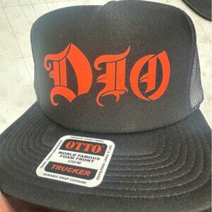 DIO trcker hat